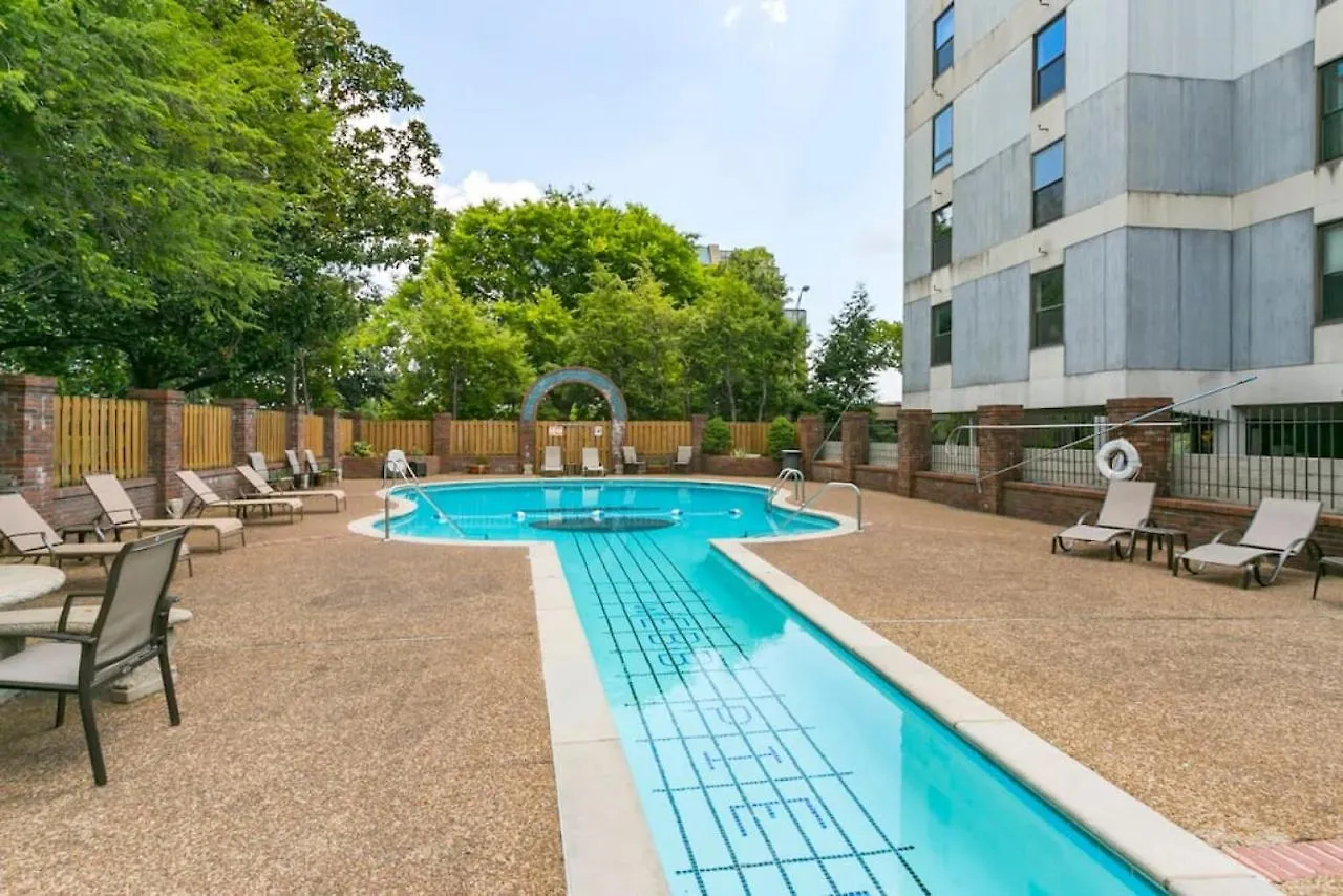 Music City Holiday 2 Bedroom 5 Beds Pool Parking ナッシュビル 別荘
