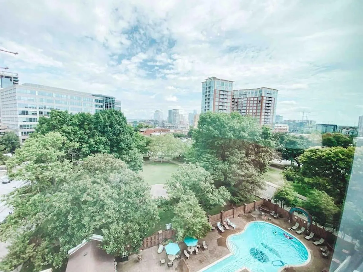 Music City Holiday 2 Bedroom 5 Beds Pool Parking ナッシュビル
