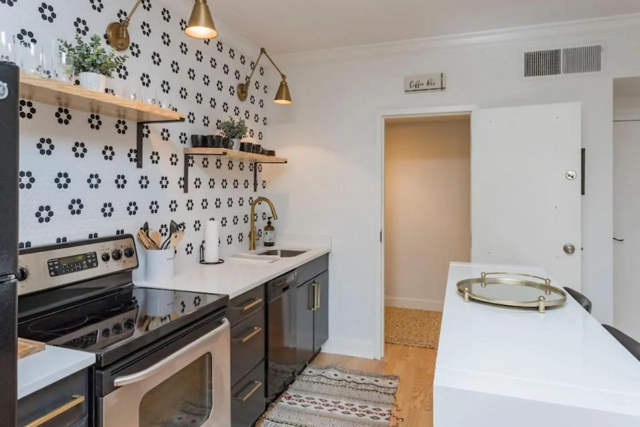 Music City Holiday 2 Bedroom 5 Beds Pool Parking ナッシュビル 米国
